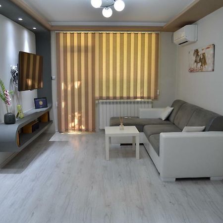 Luxury Apartment Near Varna, Located In Targovishte Buitenkant foto