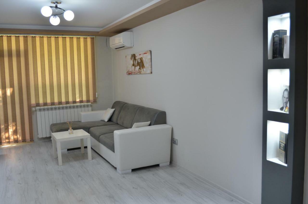 Luxury Apartment Near Varna, Located In Targovishte Buitenkant foto